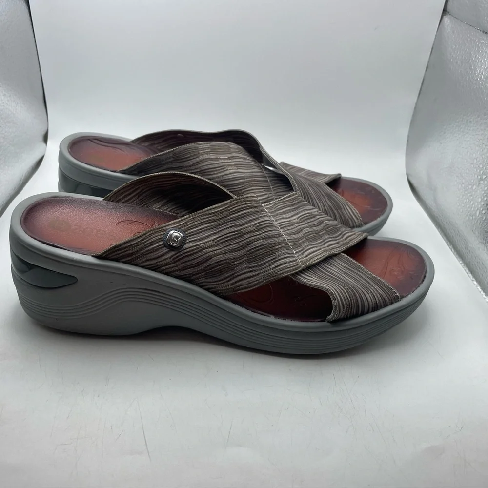 Bzees Desire Women's green wedge Slide Sandals size 7.5